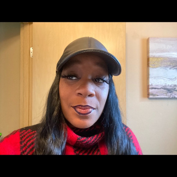 New black paten leather adjustable hat - Picture 3 of 9